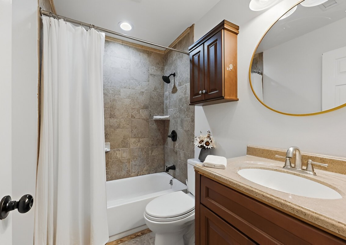 small bathroom decoration
